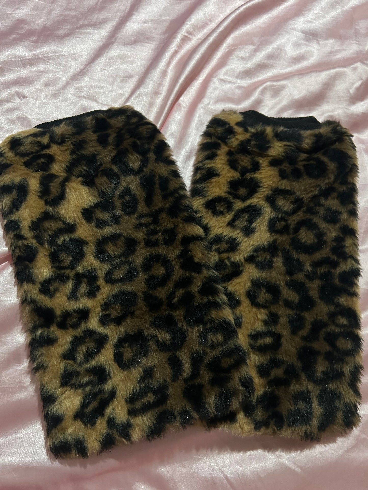 Leopard leg warmers
